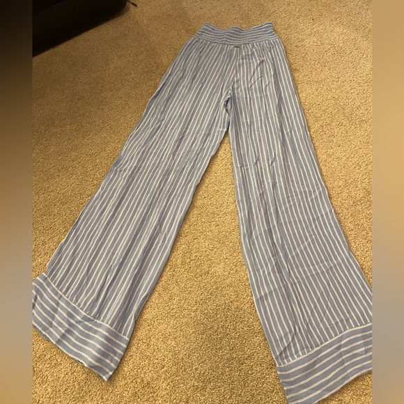 Billabong Lightweight Summer Pants - Picture 2 of 3